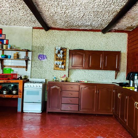 Huaraz Colonial Hostel ภายนอก รูปภาพ