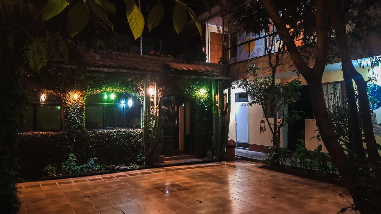 Huaraz Colonial Hostel ภายนอก รูปภาพ