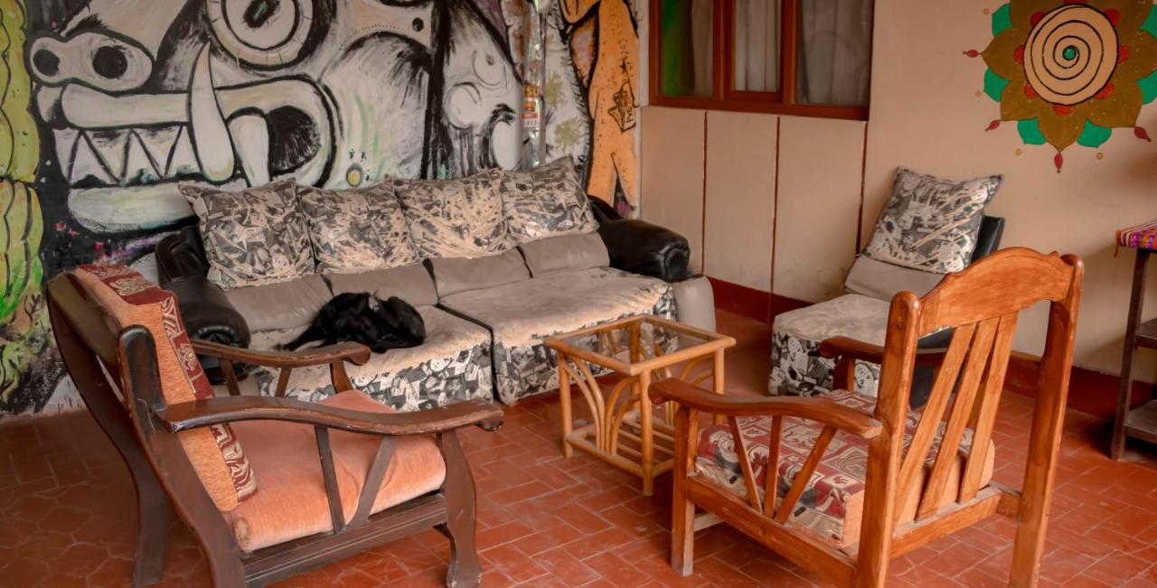 Huaraz Colonial Hostel ภายนอก รูปภาพ