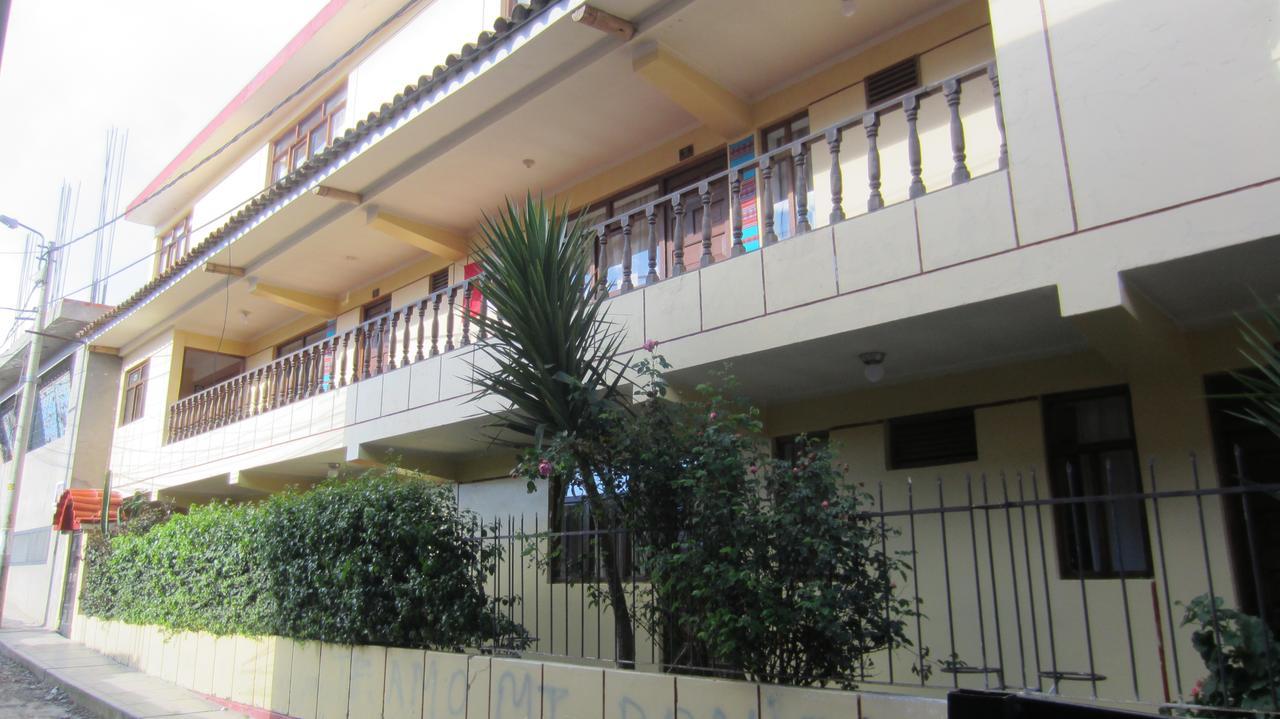 Huaraz Colonial Hostel ภายนอก รูปภาพ